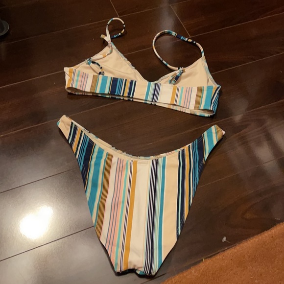 Forever 21 high leg bikini - Picture 2 of 2